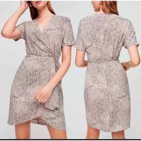Aritzia Dresses & Skirts - Aritzia Babaton Cream Gray Wallace Snake Print True Wrap Dress Short Sleeve XS
